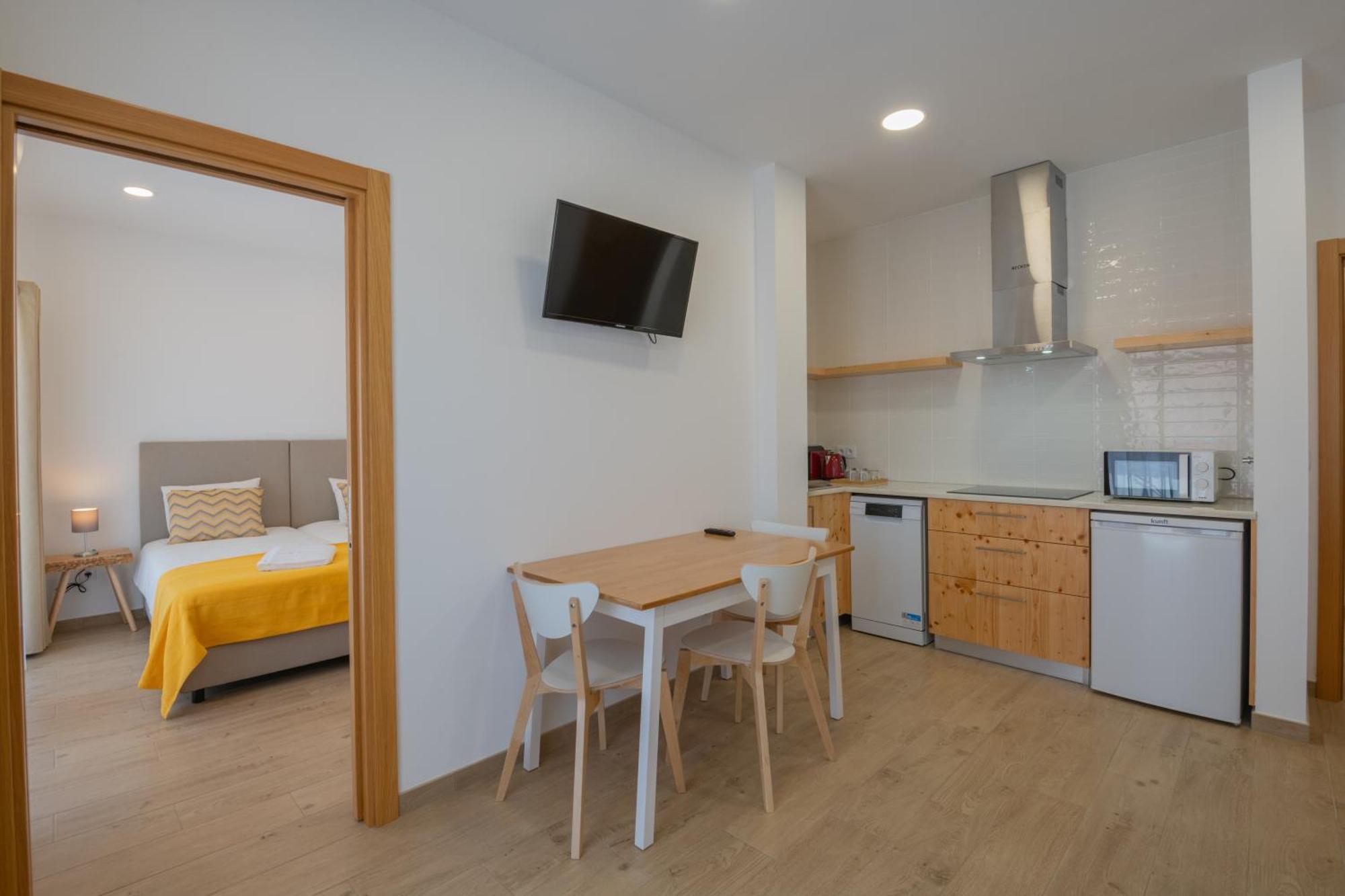 Villa Harbour Rooms & Apartments วิลานอวา ดิ มิลฟงติส ภายนอก รูปภาพ