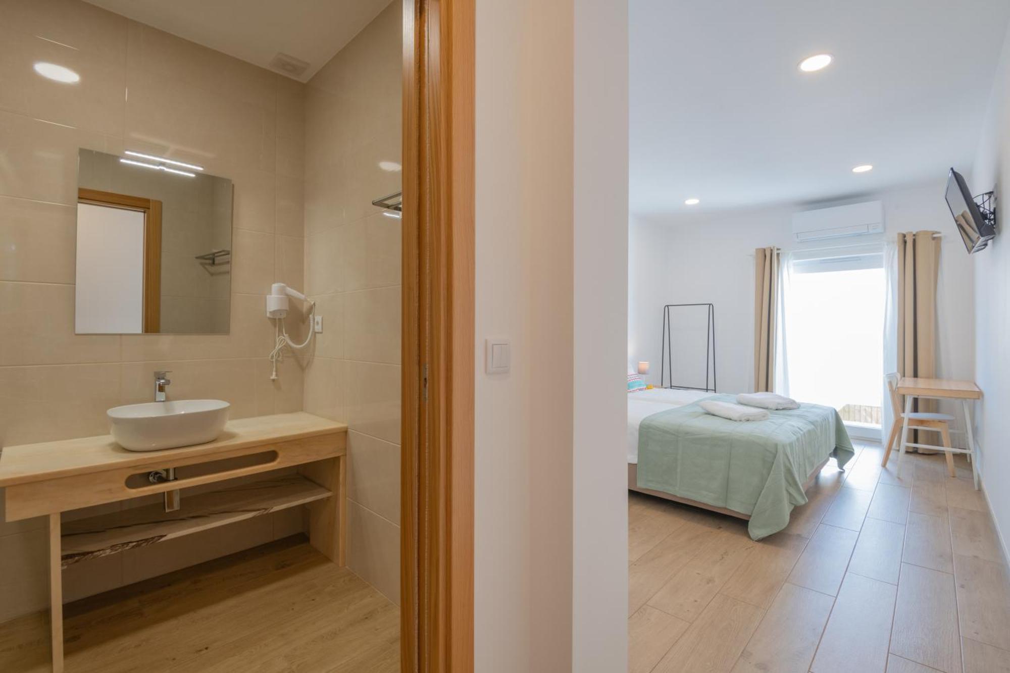 Villa Harbour Rooms & Apartments วิลานอวา ดิ มิลฟงติส ภายนอก รูปภาพ