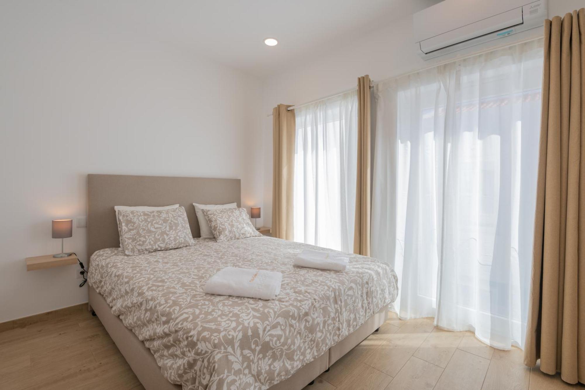 Villa Harbour Rooms & Apartments วิลานอวา ดิ มิลฟงติส ภายนอก รูปภาพ