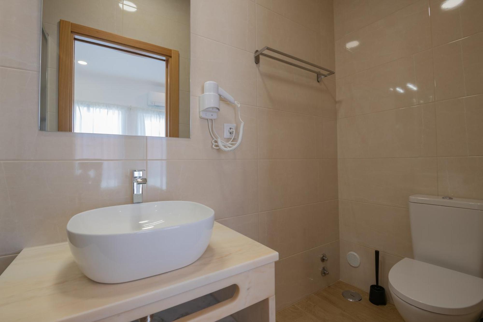 Villa Harbour Rooms & Apartments วิลานอวา ดิ มิลฟงติส ภายนอก รูปภาพ